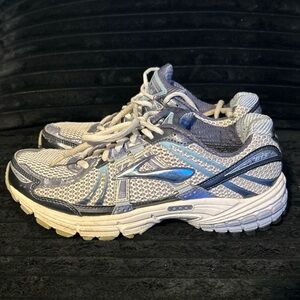 Brooks 8.5 women’s wide
